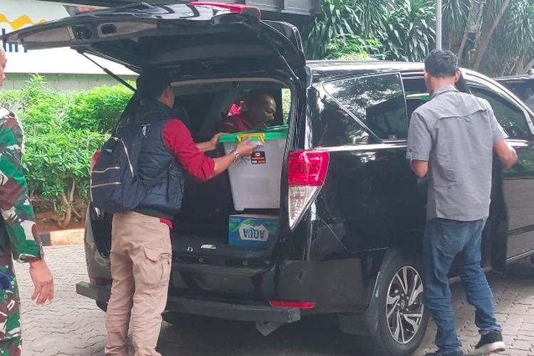 KPK Amankan Kontainer di Tanjung Emas dan Geledah Rumah Pengusaha Heri Black di Semarang Terkait Dugaan Suap Bea Cukai