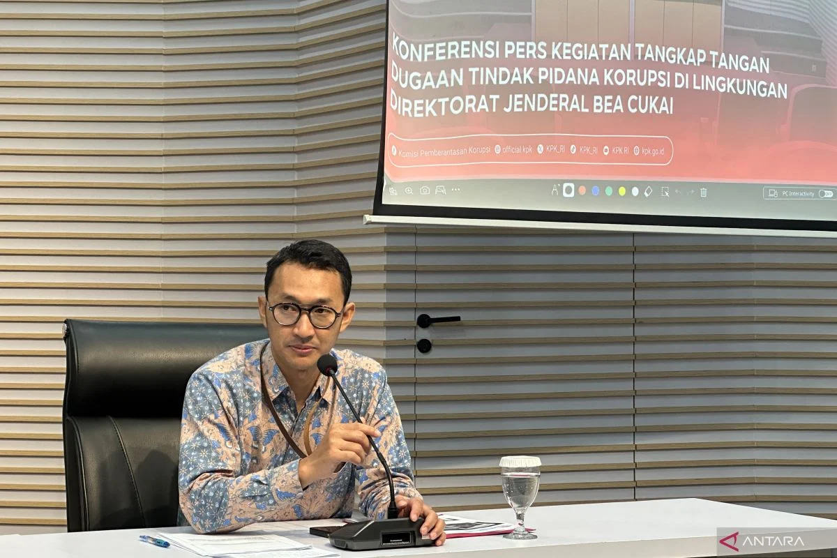 KPK Duga Pejabat Bea Cukai Terima Fasilitas Mewah Berupa Kendaraan