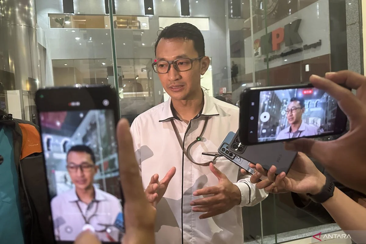 KPK Periksa Pegawai Bea Cukai Berinisial CMT Terkait Aliran Uang