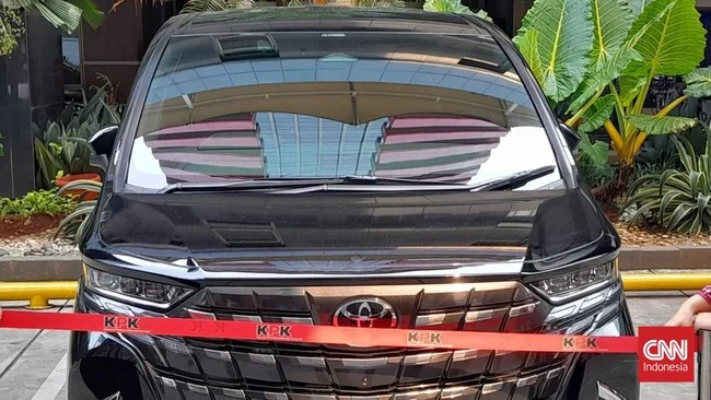 KPK Sita 3 Unit Hardtop dan Mobil Alphard Milik Bupati Ponorogo dalam Penggeledahan Rumah