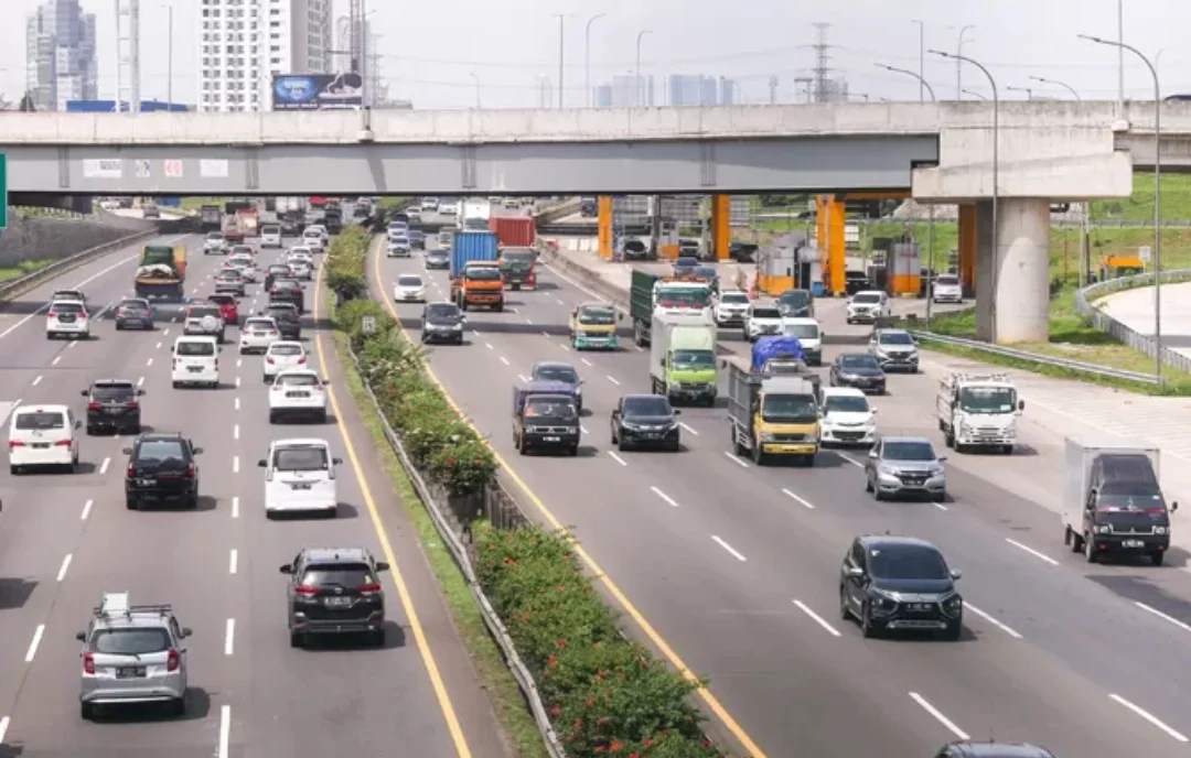 Lonjakan Arus Mudik Libur Panjang Tembus 196 Ribu Kendaraan, Arah Trans Jawa Paling Padat