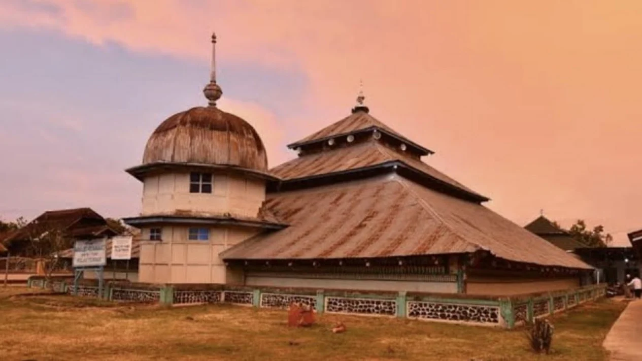 Masjid Hilang Adzan, Kisah Ketabahan Pengurus Tua di Masjid Kamal Maula