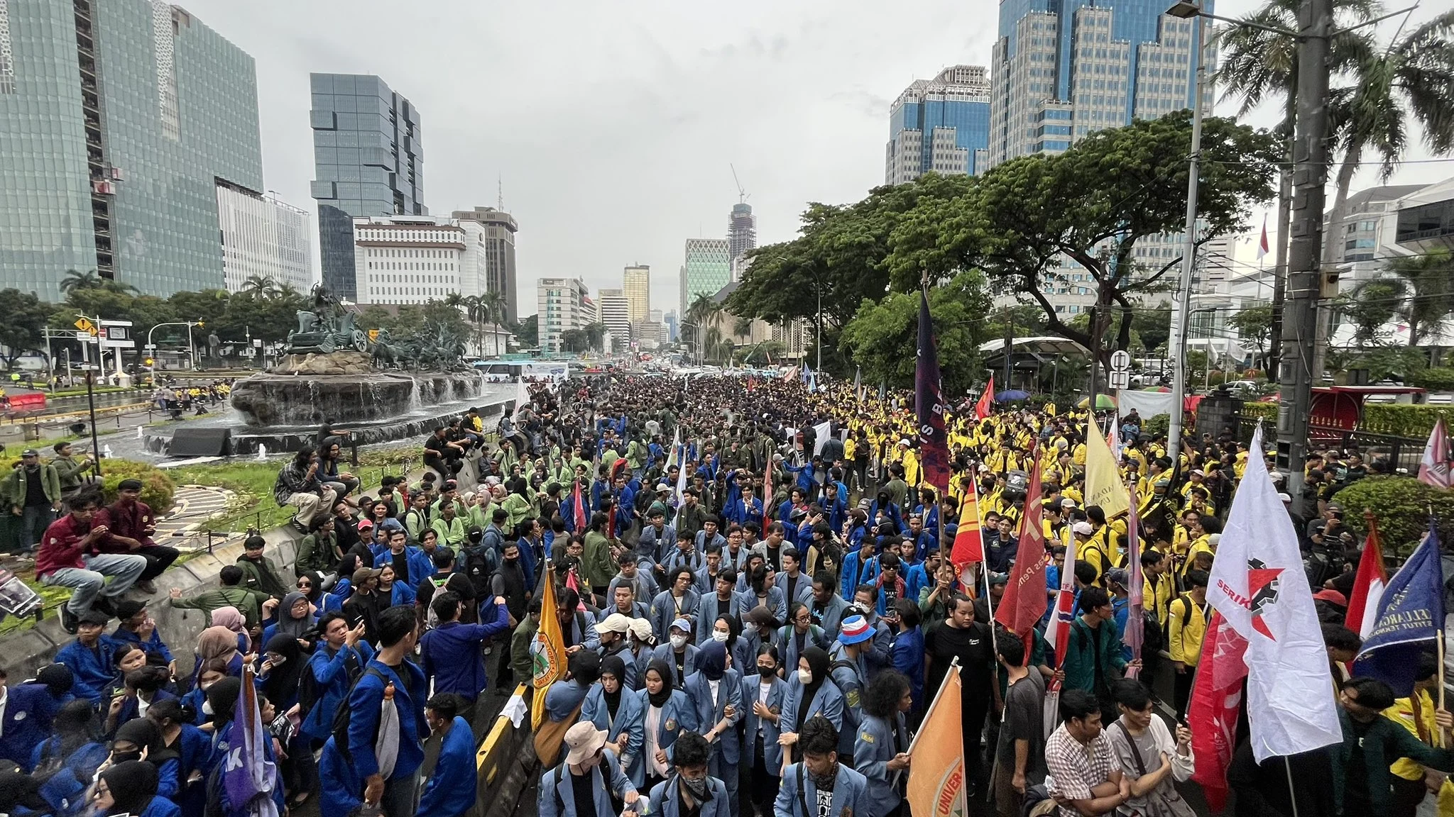 Menjaga Kota dari Celah Gelap: Upaya Pemerintah dan Masyarakat Memperbaiki Penerangan Publik