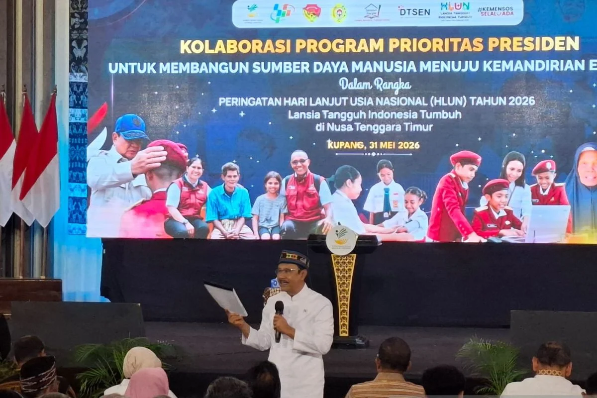 Menteri Sosial Puji Penampilan Siswa SRMP di Kupang