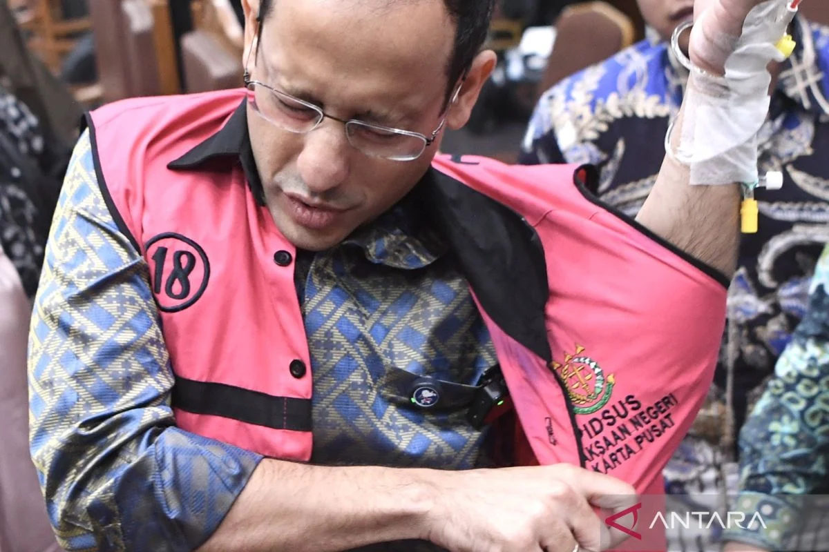Nadiem Makarim Minta Pengalihan Status Tahanan Usai Operasi