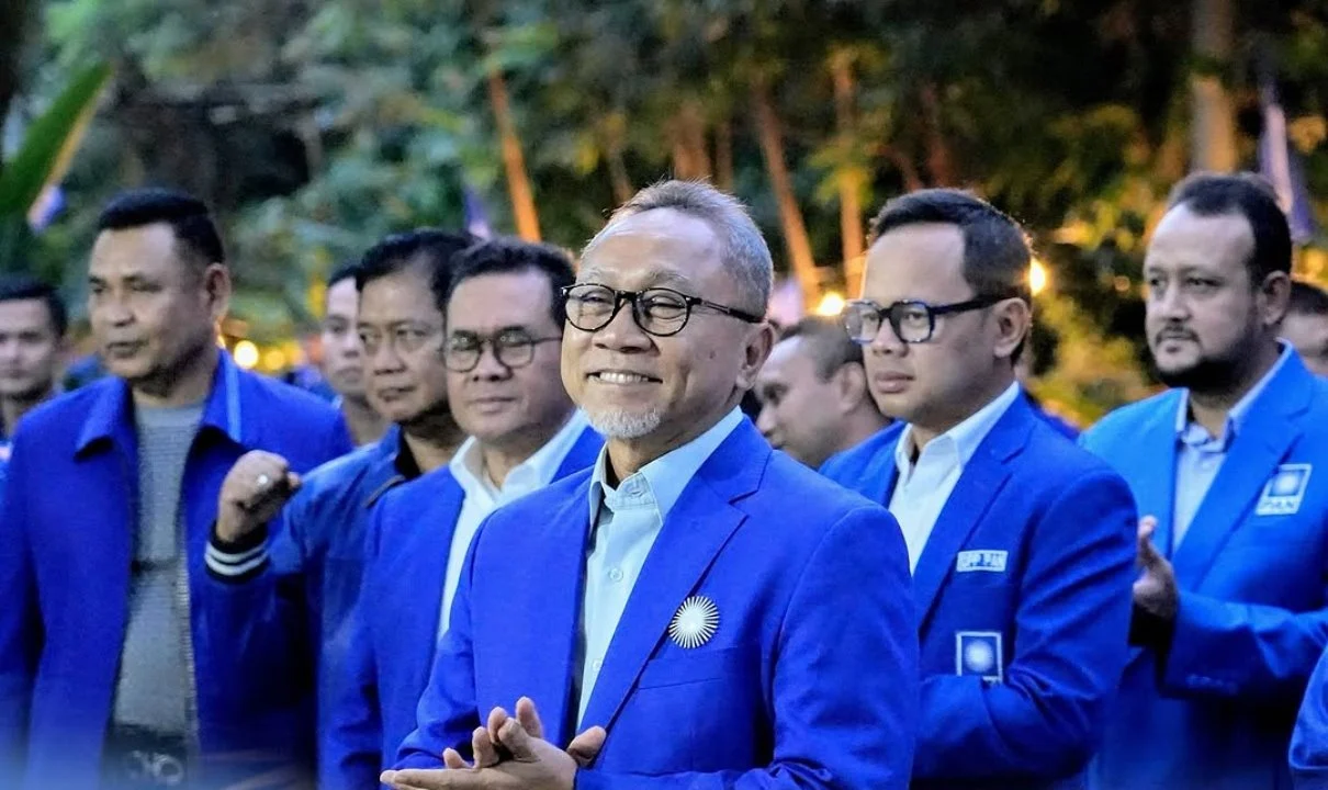 Patok Masuk Tiga Besar, Zulhas Instruksikan Kader PAN Gerak Cepat Bantu Rakyat