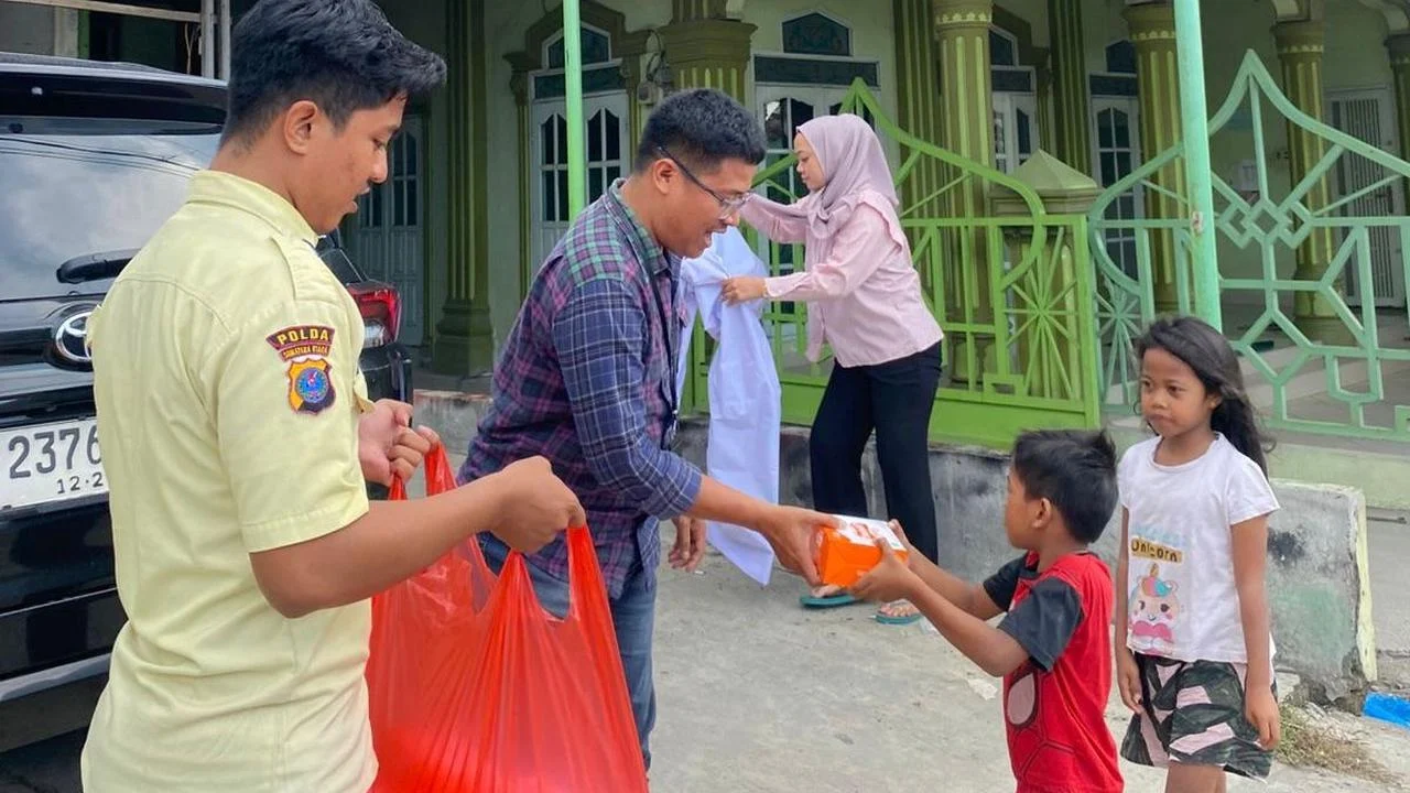 Pegadaian Salurkan Bantuan untuk Masyarakat Medan Lewat Program Sedekah Jumat
