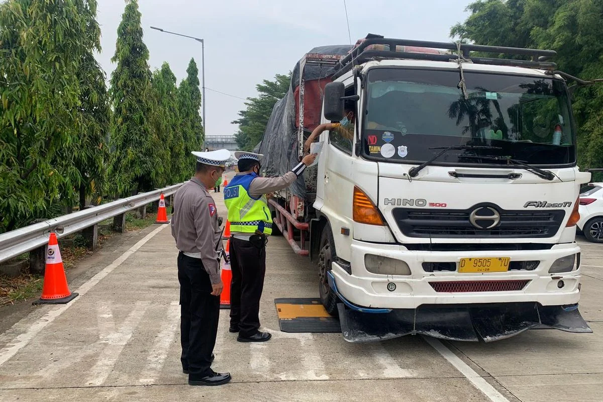 Penertiban Truk ODOL Diujicobakan di Seluruh Jalan Tol Mulai 1 Juni