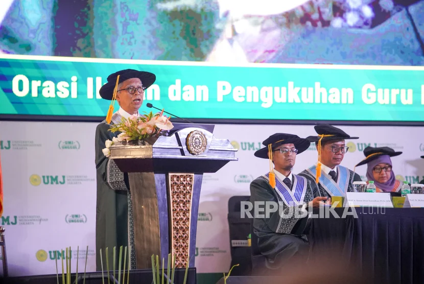 Pengukuhan Guru Besar UMJ Soroti Ketergantungan Digital dan Kecerdasan Buatan