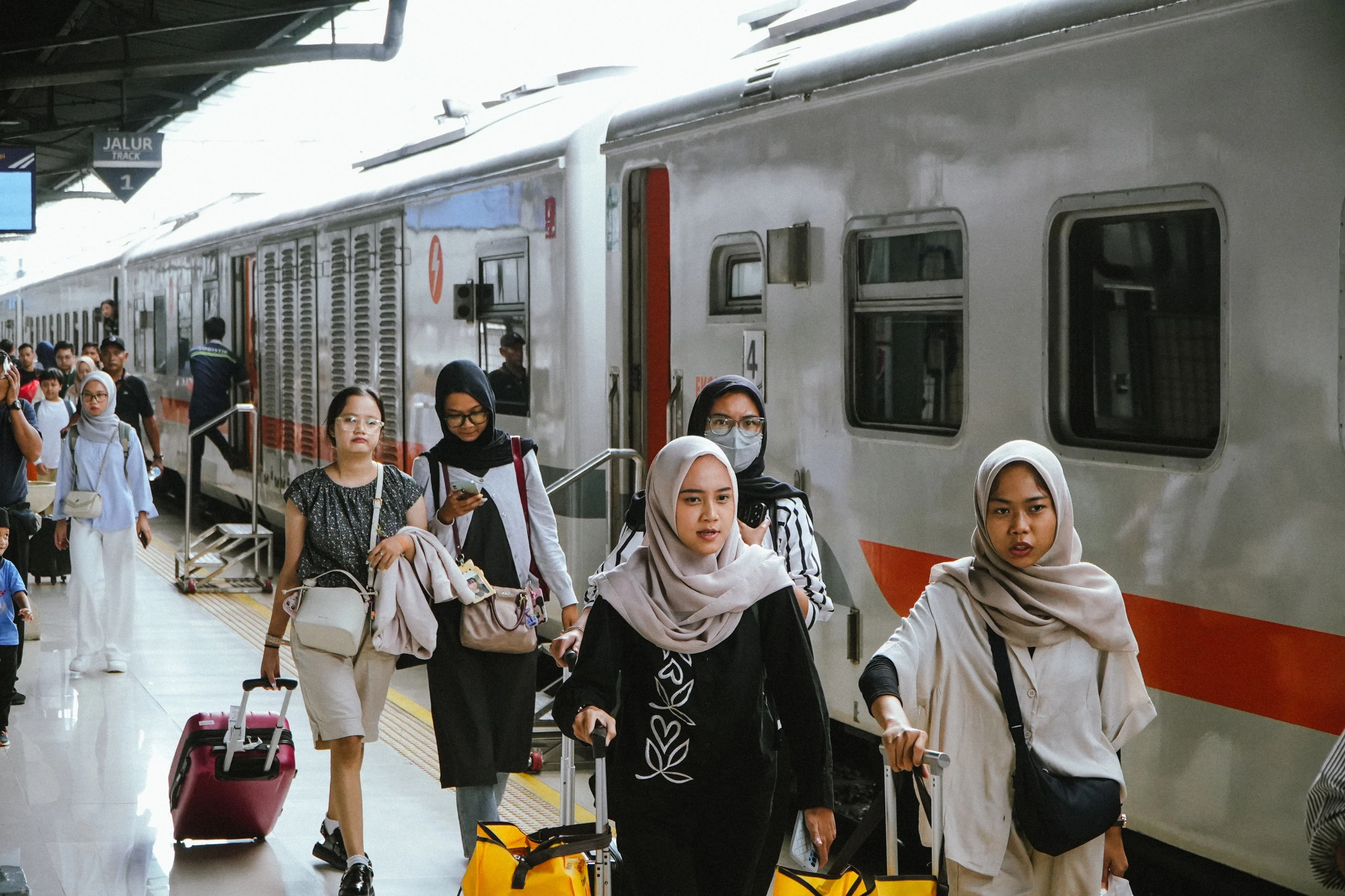 Penumpang Kereta Capai 393.703 Selama Long Weekend Kenaikan Yesus Kristus