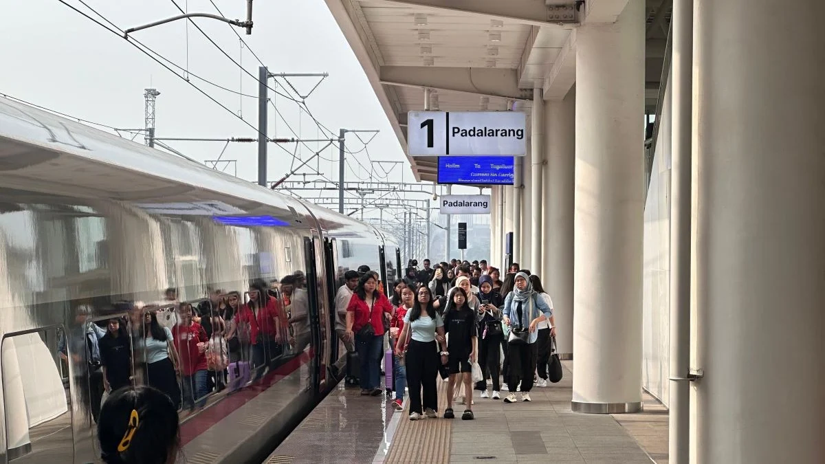 Penumpang Whoosh Naik 15% di Long Weekend Hari Lahir Pancasila, Proyeksi Tembus 20.000 Penumpang