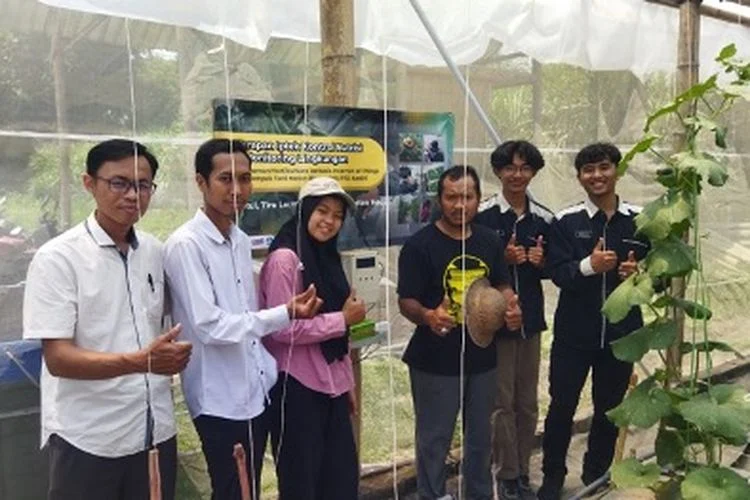 Polinema Bantu Petani-UMKM Melon Blitar Go Digital dan Hemat Energi