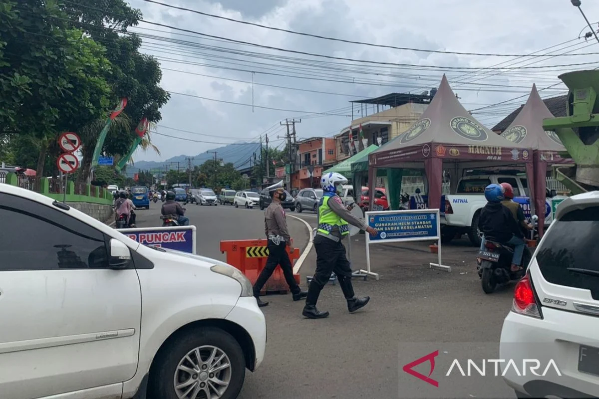 Polres Cianjur Tutup Jalur ke Puncak-Cipanas Antisipasi Macet Total
