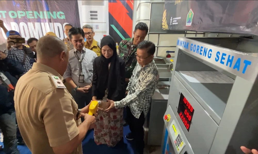 Pom minyak goreng hadir di Kota Malang, warga bisa beli mulai Rp2.000