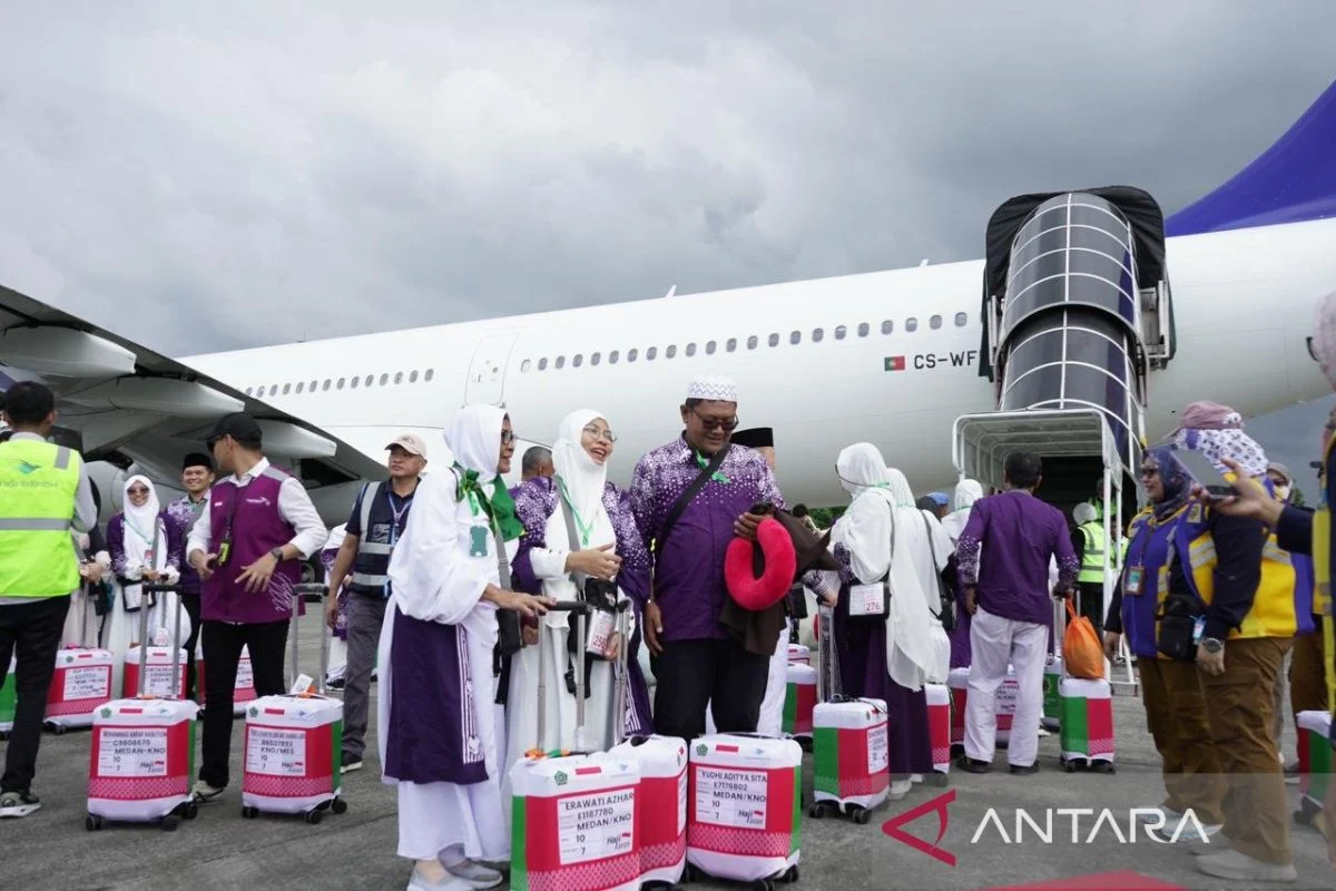 PPIH Medan: Dua Calon Haji Disuntik Vaksin Polio dan Berangkat dalam Kloter 17