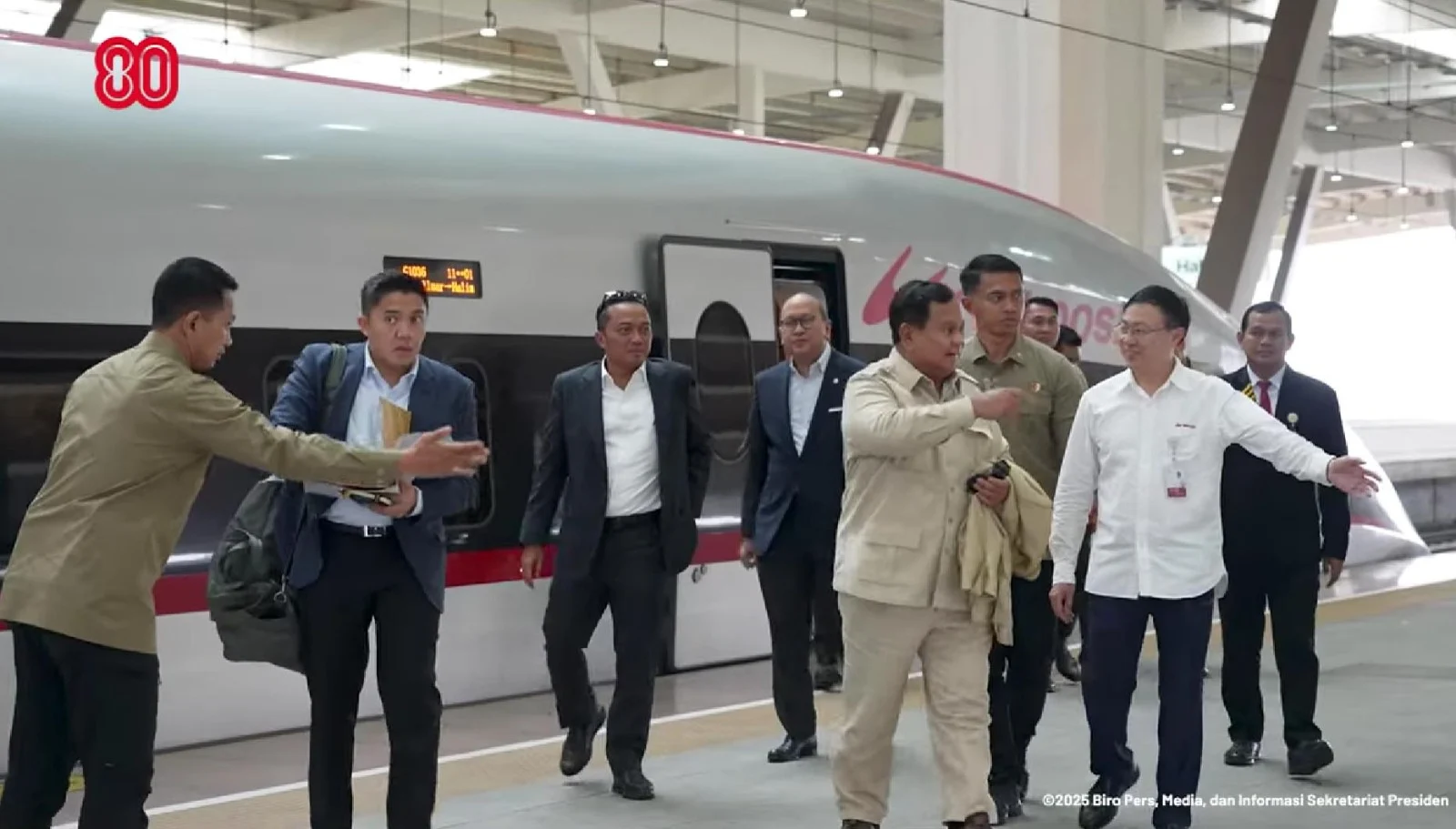 Prabowo Bentuk Komite Kereta Cepat Whoosh, AHY Ditunjuk Jadi Ketua