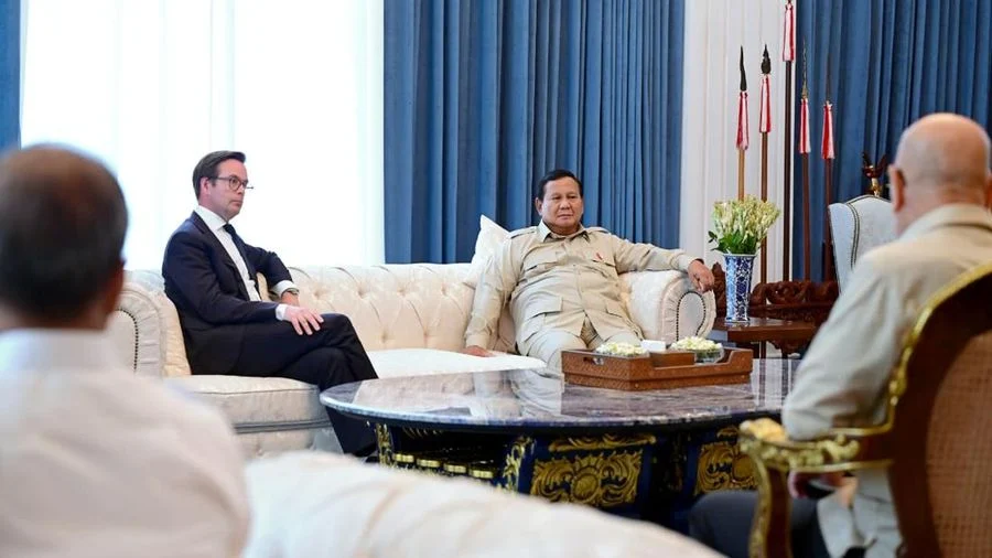 Presiden Prabowo Panggil Dirut Garuda Indonesia Glenny Kairupan dan Mendiktisaintek Brian Yuliarto ke Istana: Apa yang Diperbincangkan?