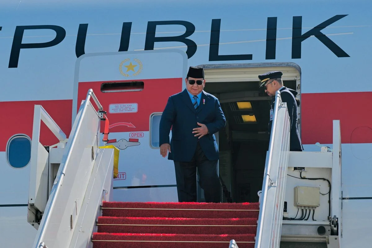Presiden Prabowo Subianto Salat Idul Adha di Wisma KBRI Paris bersama WNI