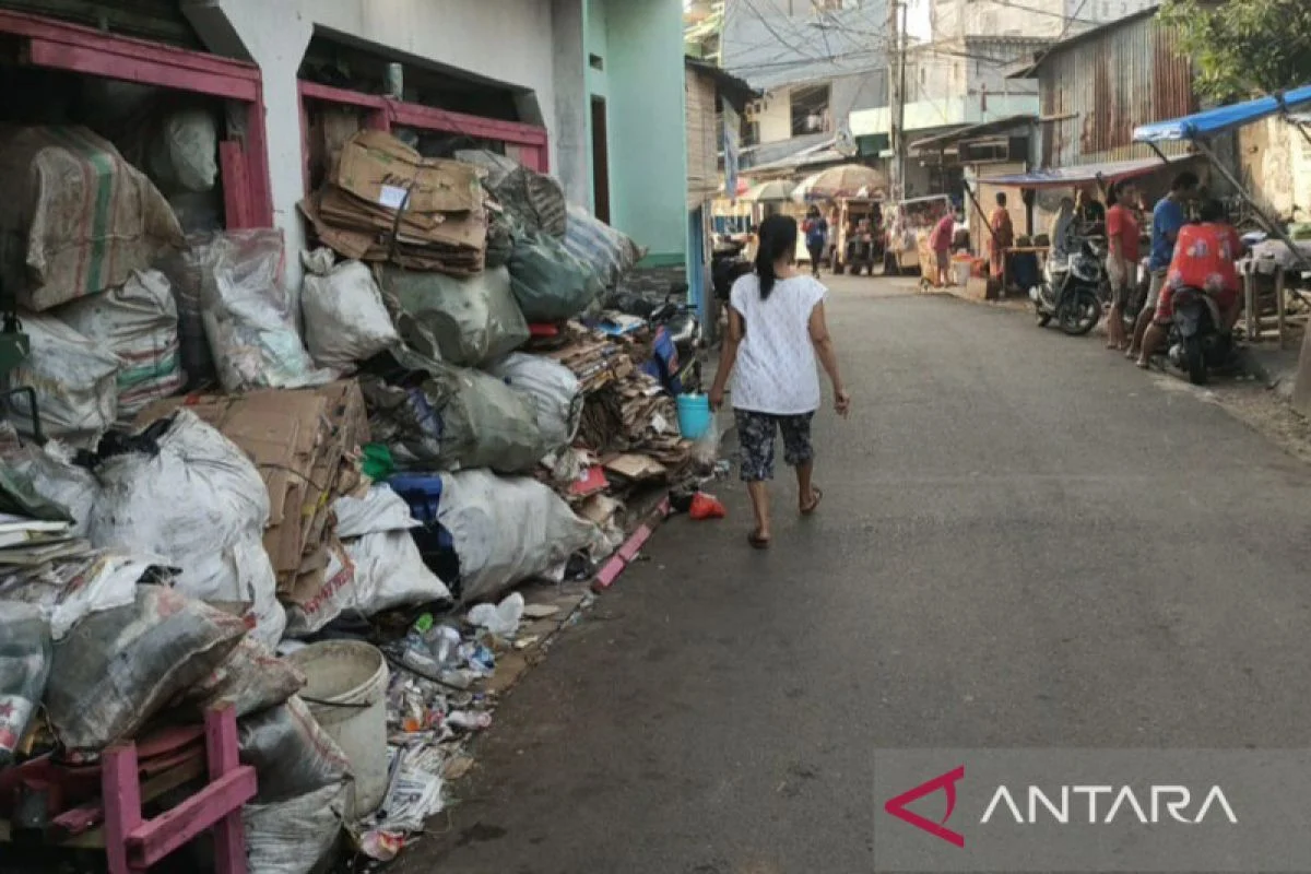 Puluhan Lapak Barang Bekas dan Rumah Warga Hangus di Kalideres, Jakarta Barat