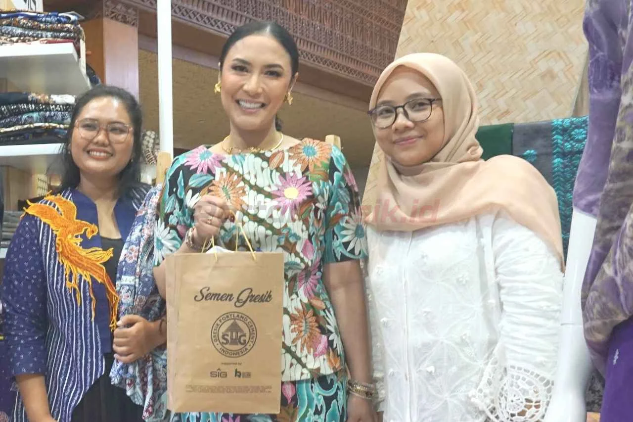 Rumah BUMN SIG Dorong UMKM Batik Rembang Menembus Pasar Global