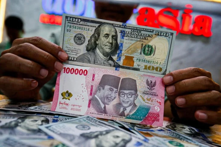 Rupiah Membaik Diterpa Angin Suku Bunga, Hari Ini Sentuh Rp17.653 per Dolar AS