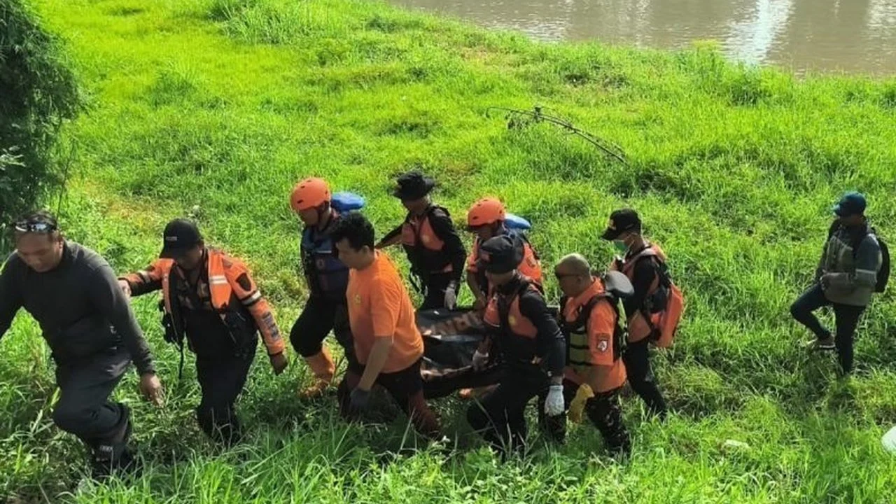 SAR Temukan Jenazah Pria Hanyut di Kanal Banjir Barat Semarang pada Sabtu