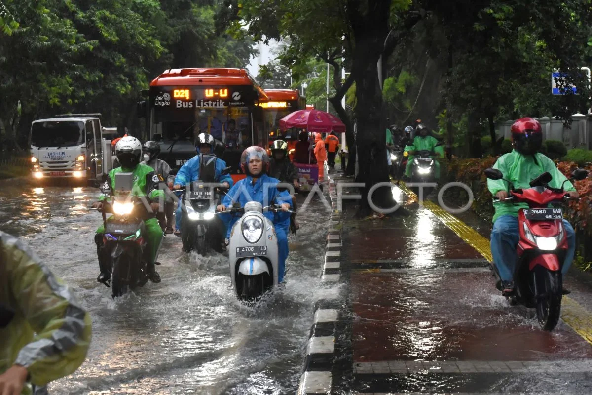 Selasa, BMKG prakirakan mayoritas kota besar diguyur hujan ringan
