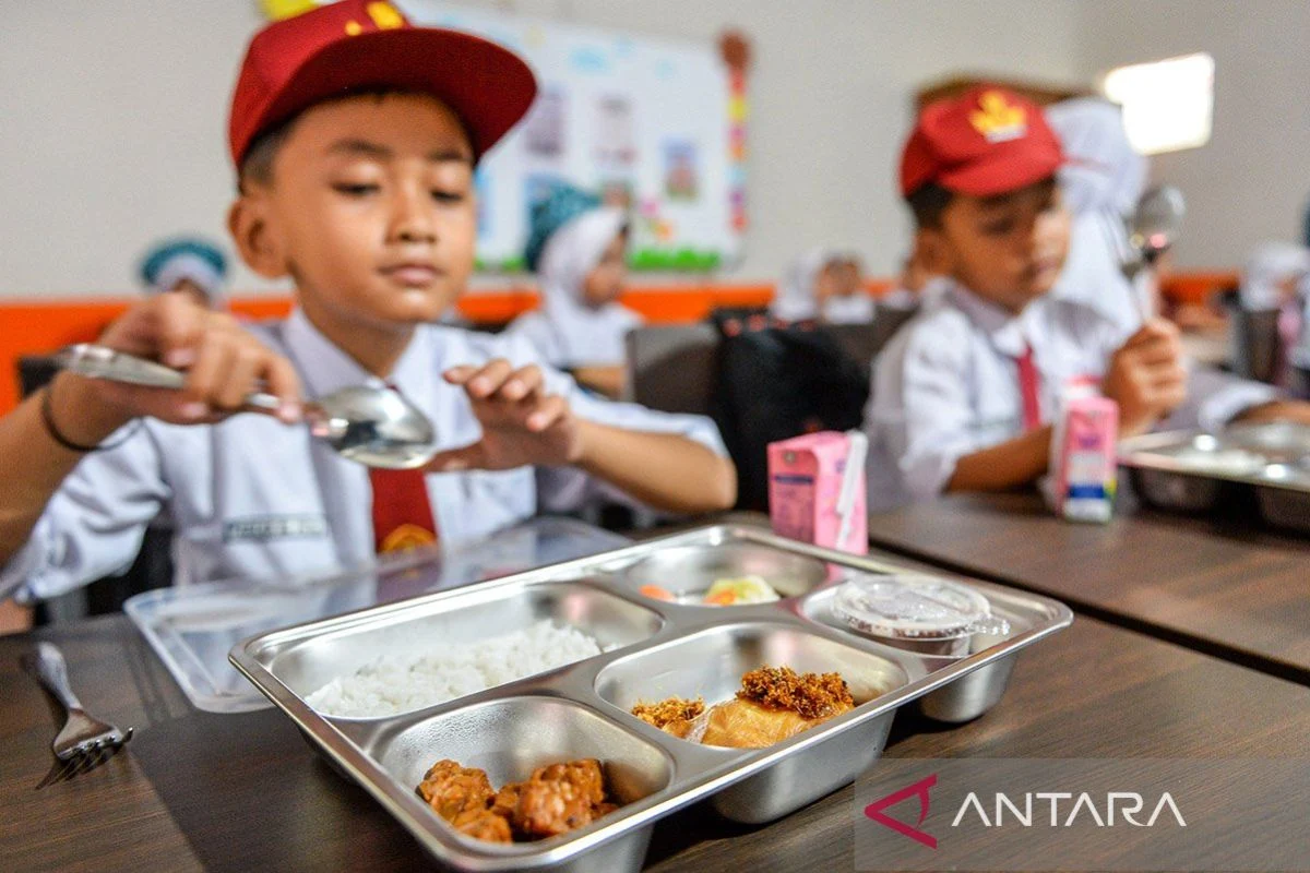 Sepucuk Surat Siswa SD Sidoarjo untuk Prabowo: Terima Kasih atas Program Makan Bergizi Gratis (MBG)
