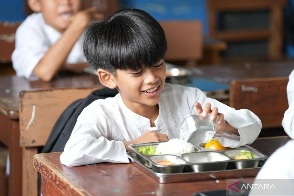 Siswa Bogor Lebih Semangat ke Sekolah Karena Ayam Katsu MBG