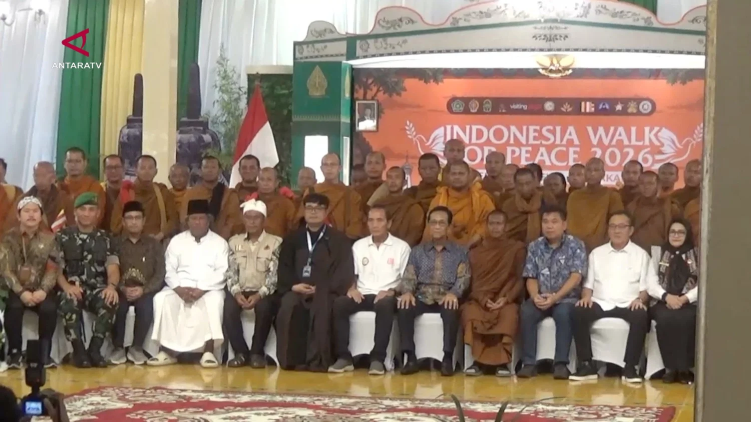 Sultan HB X Sambut Rombongan Biksu Thudong dalam Indonesia Walk for Peace 2026 di Yogyakarta