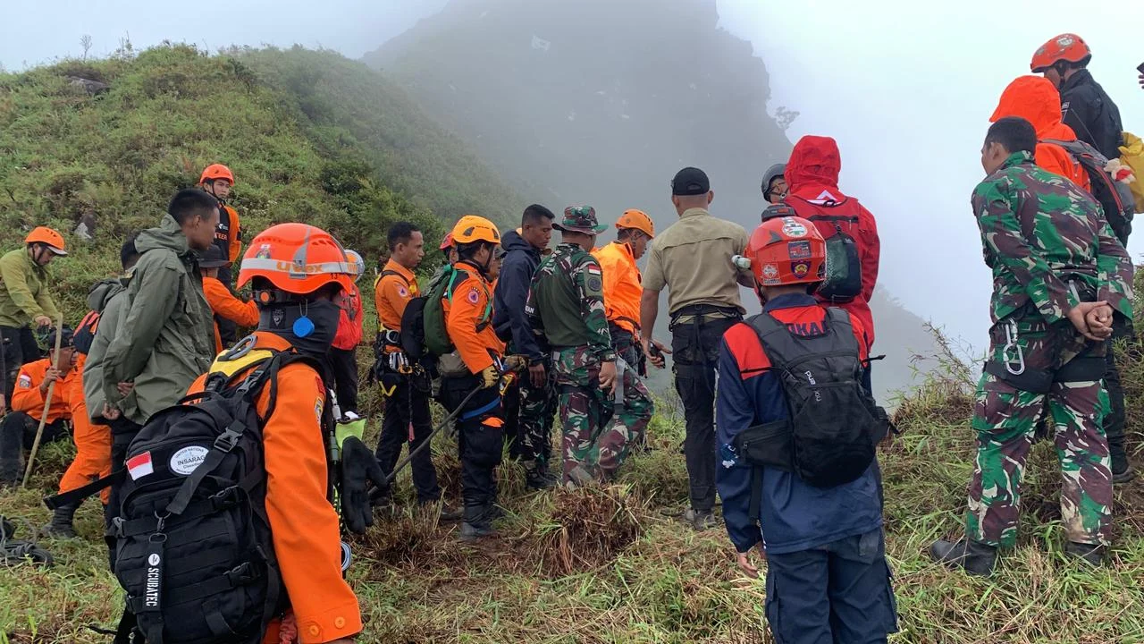 Tim SAR Gabungan Temukan Jasad Dua WNA Korban Letusan Gunung Dukono