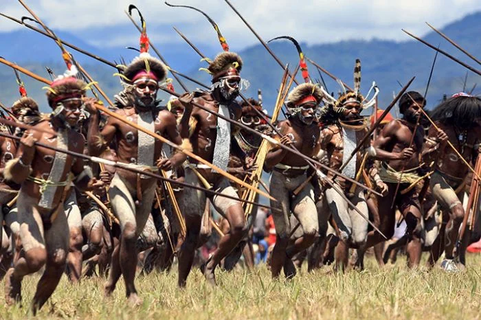 Tradisi Patah Panah Akhiri Konflik Antara Suku Lanny dengan Suku Yali di Papua Pegunungan
