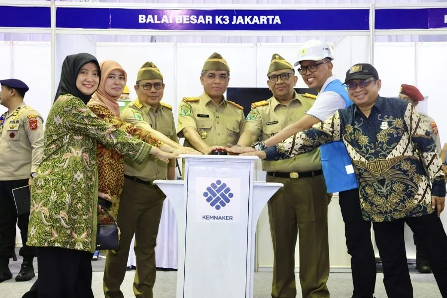 Uji Ribuan Calon Ahli K3, Menaker Yassierli: Budaya K3 Harus Jadi Bagian dari Dunia Kerja Modern