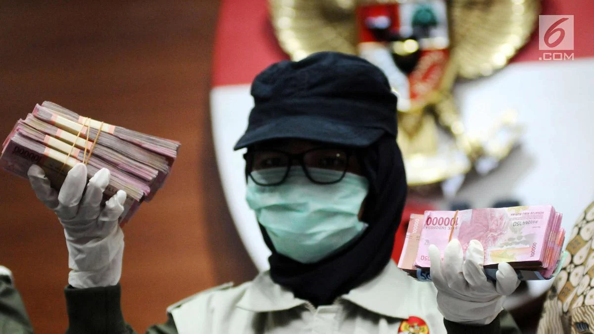 10 Orang Termasuk Bupati Edison Kena OTT KPK, Uang Ratusan Juta Disita