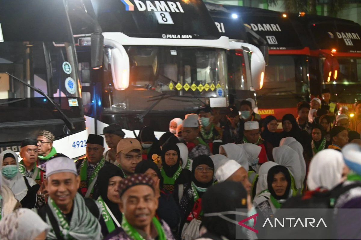 359 Jamaah Haji Kloter 17 Debarkasi Banjarmasin Tiba di Tanah Air