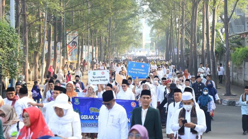 5.000 Orang Ramaikan Jalan Sehat Sarungan di Kota Tangerang