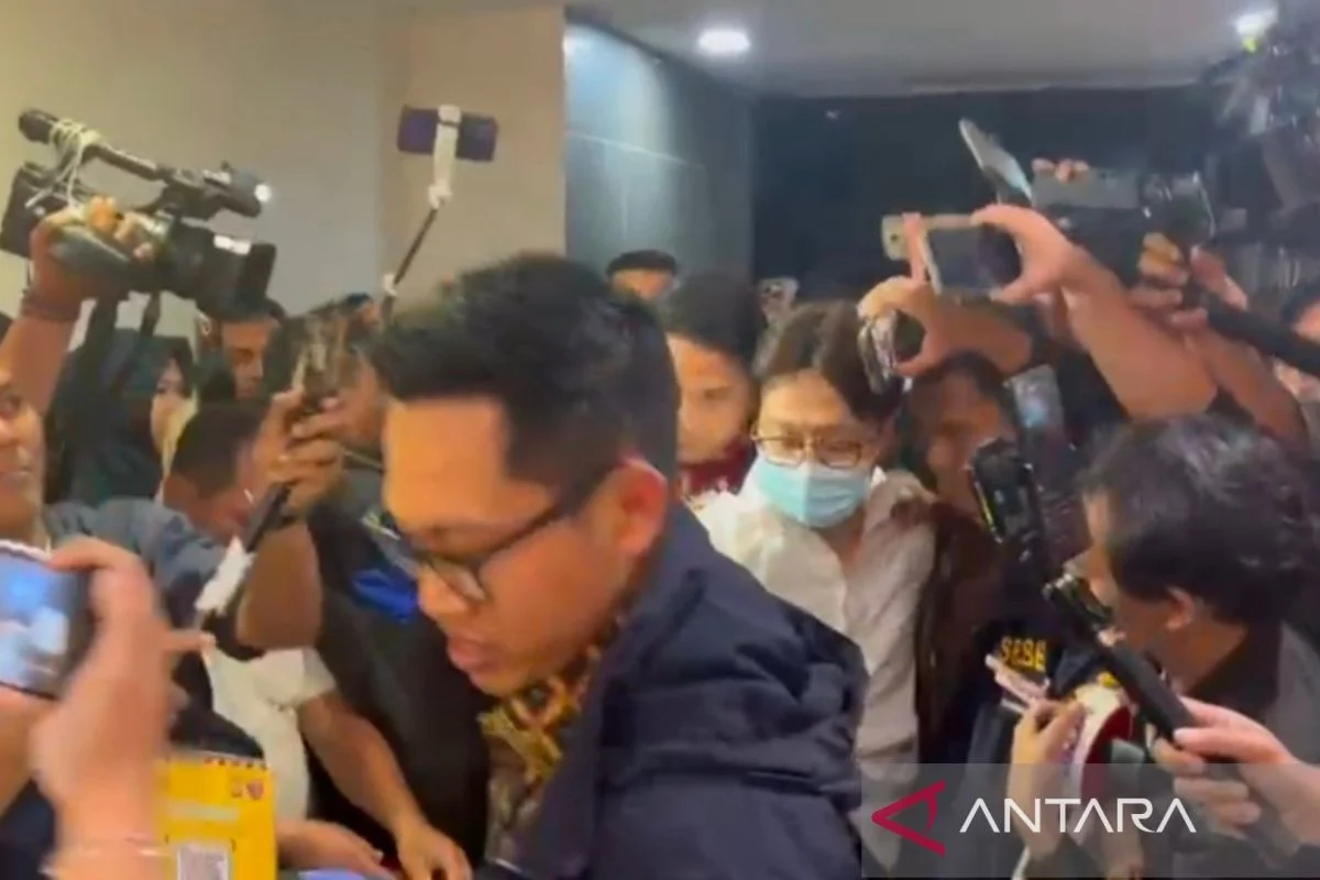 Awkarin Akhirnya Jalani Pemeriksaan sebagai Saksi Kasus Hanania Travel