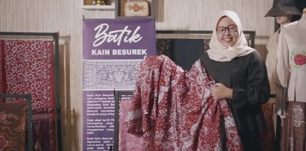 Batik Besurek Bengkulu Raih Pasar Internasional Melalui Oase Gallery