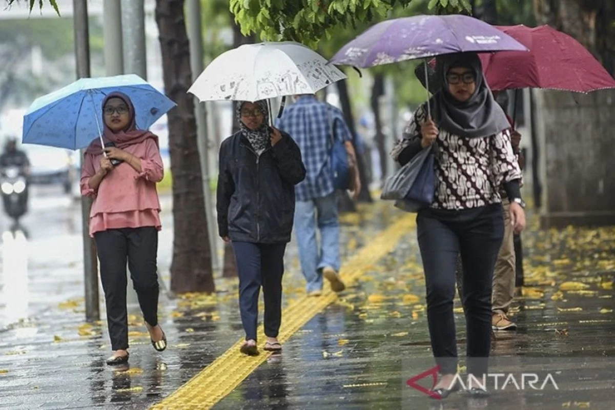 BMKG Perkirakan Sebagian Jakarta Diguyur Hujan Selasa Siang