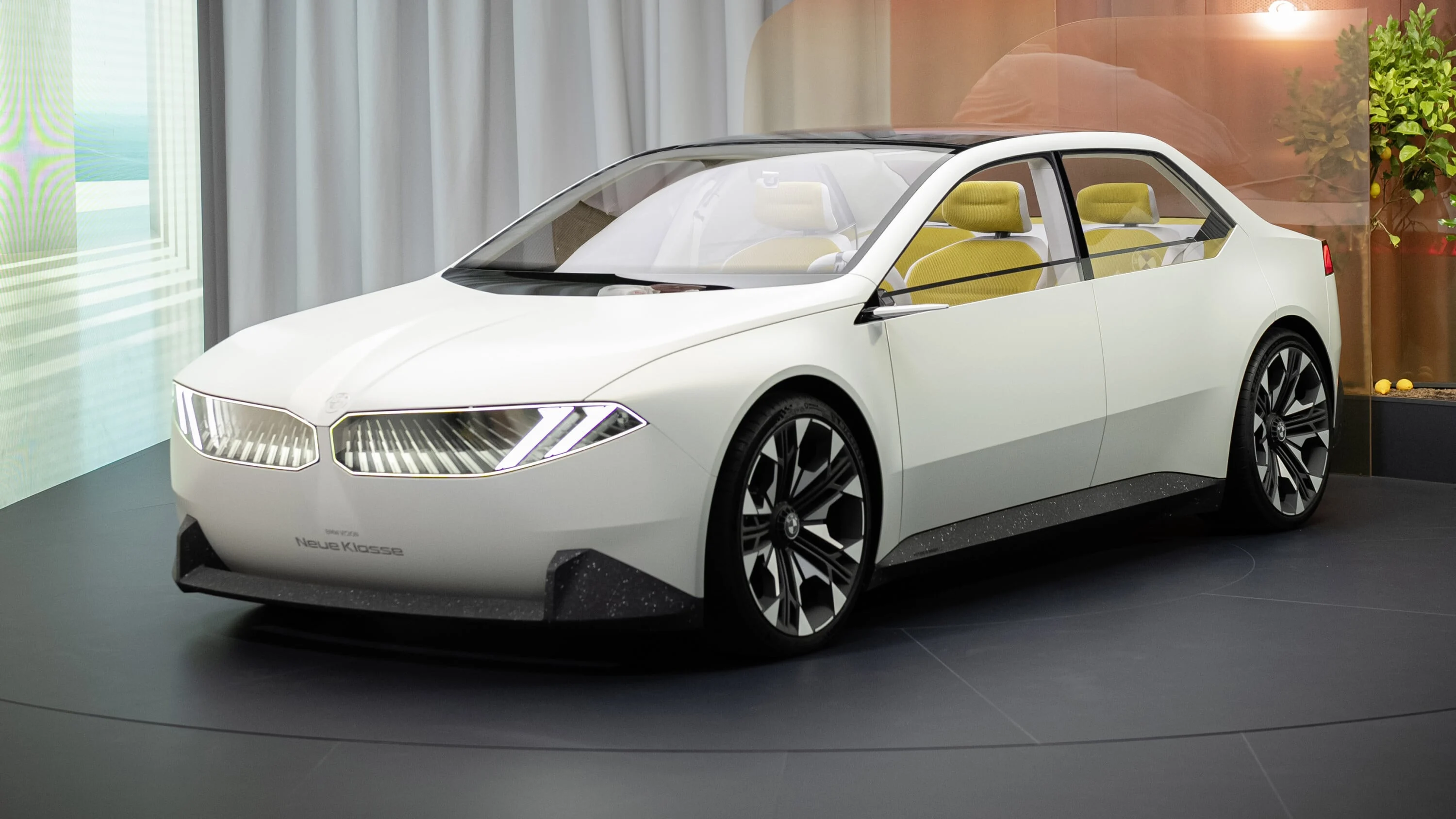 BMW Bedah M Concept Neue Klasse, Sedan Listrik Tulen Berdesain Agresif