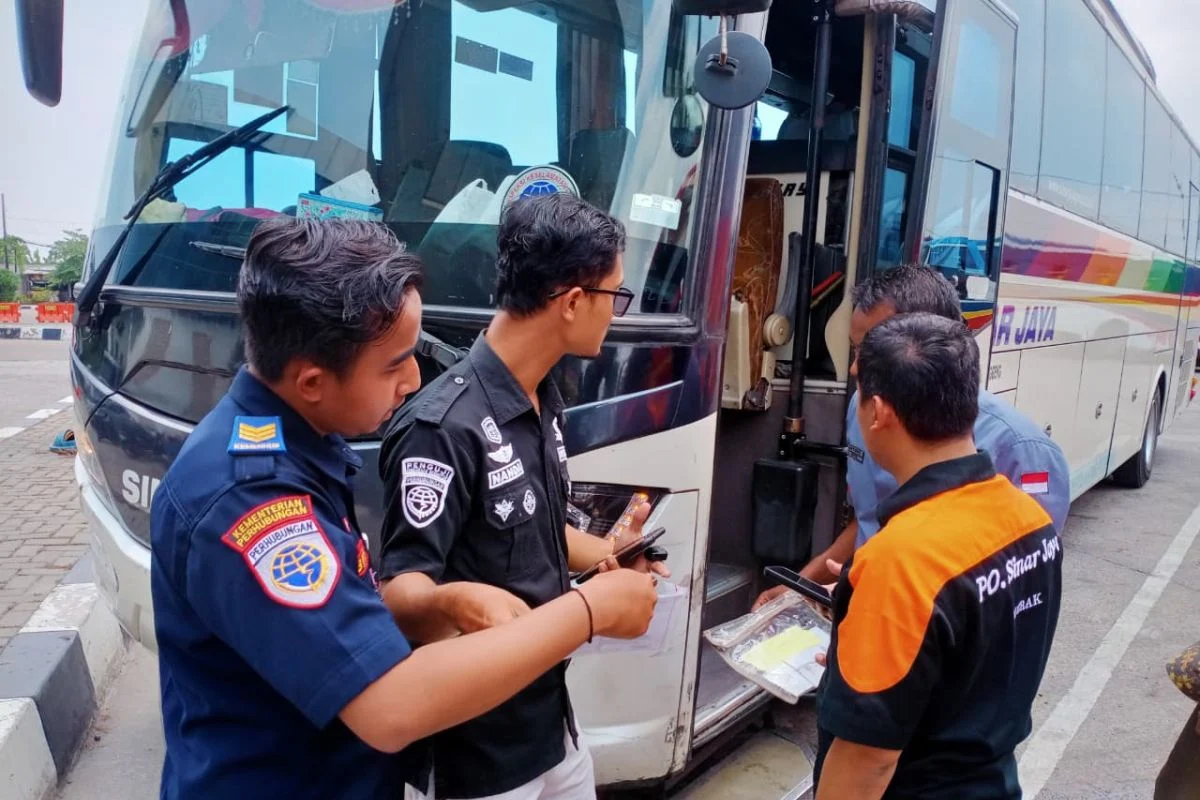 BPTD Banten Lakukan Rampcheck Bus Pariwisata dan AKAP Selama Libur Sekolah