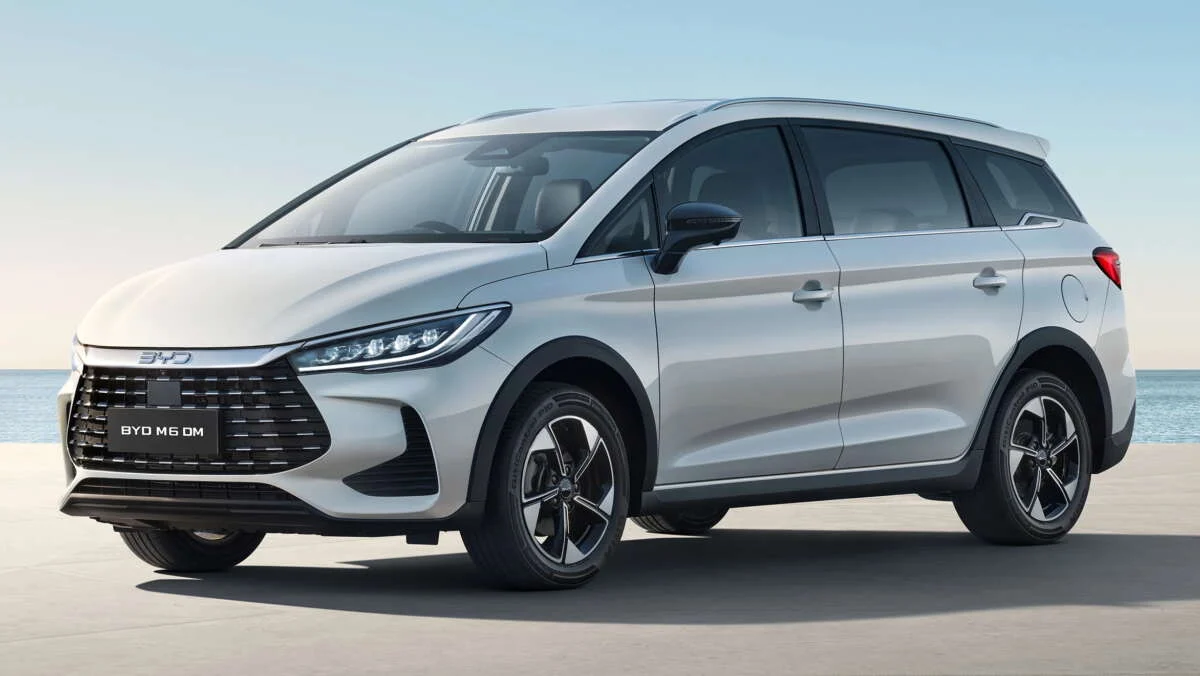 BYD M6 DM Tawarkan Efisiensi 65 Km/Liter, Uji Coba 150 Km Hampir Tanpa Bensin