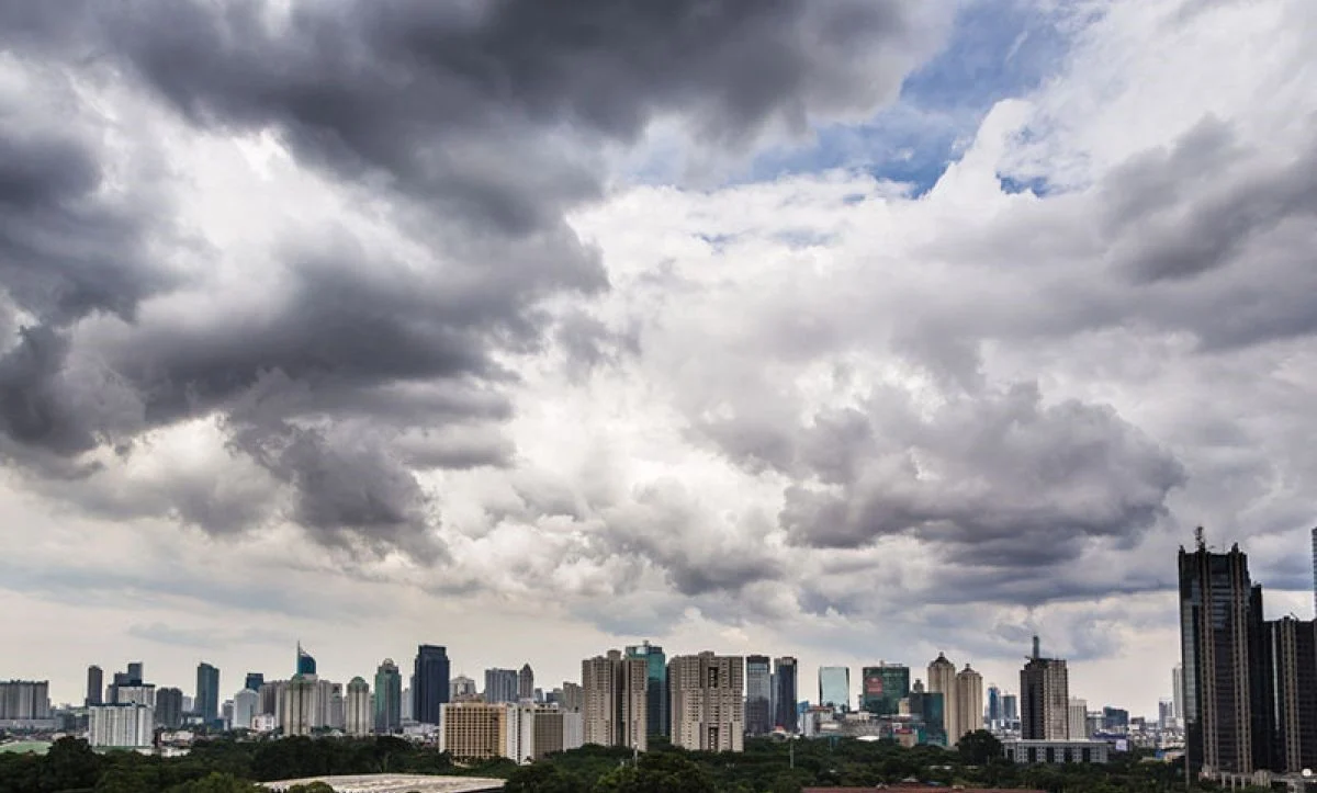 Cuaca Jakarta diperkirakan cerah berawan pada Senin pagi hingga siang