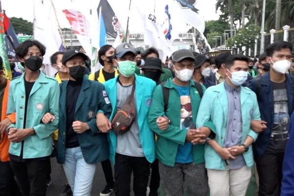 Dasco Temui Demonstrasi Mahasiswa di Depan Gedung DPR, Janji Tindak Lanjuti Tuntutan