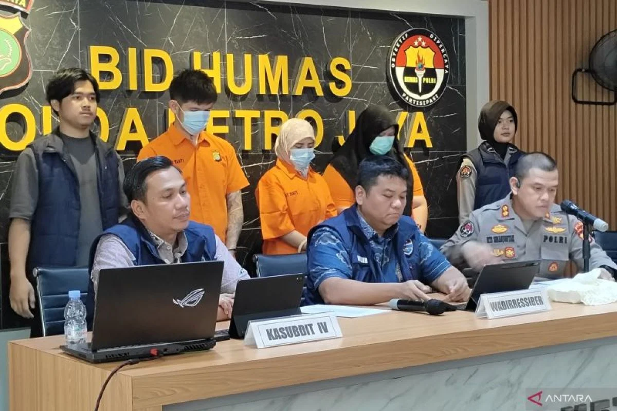 Enam Influencer Diperiksa Polda Metro Jaya Terkait Kasus Penipuan dan Penggelapan Dana Jemaah Umrah Hanania Travel
