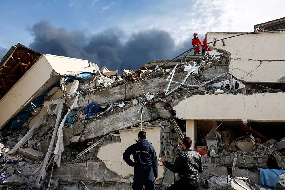 Gempa Bumi Ganda Hantam Venezuela, Runtuhnya Bangunan di Caracas