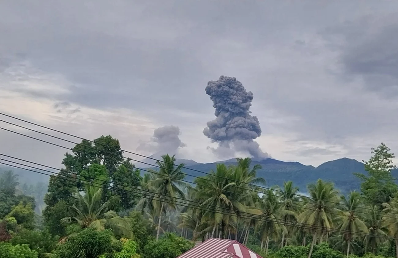 Gunung Dukono Erupsi Sore Ini, Luncurkan Abu Vulkanik Setinggi 1.200 Meter
