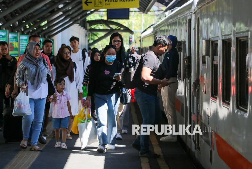 Hari Ini Diperkirakan Menjadi Puncak Arus Balik Long Weekend, 202.691 Penumpang Lebih Pulang dengan Kereta Api