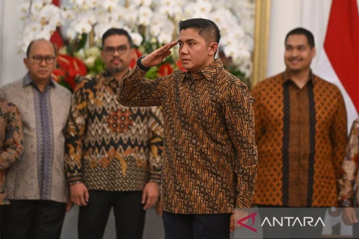 Hotman Paris Ungkap Alasan Wajar Teddy Menduduki Posisi Sekretaris Kabinet Prabowo setelah 25 Tahun Kedekatan