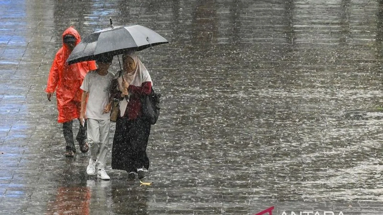 Hujan Diprediksi Guyur Sebagian Besar Jakarta Siang hingga Sore Hari Ini